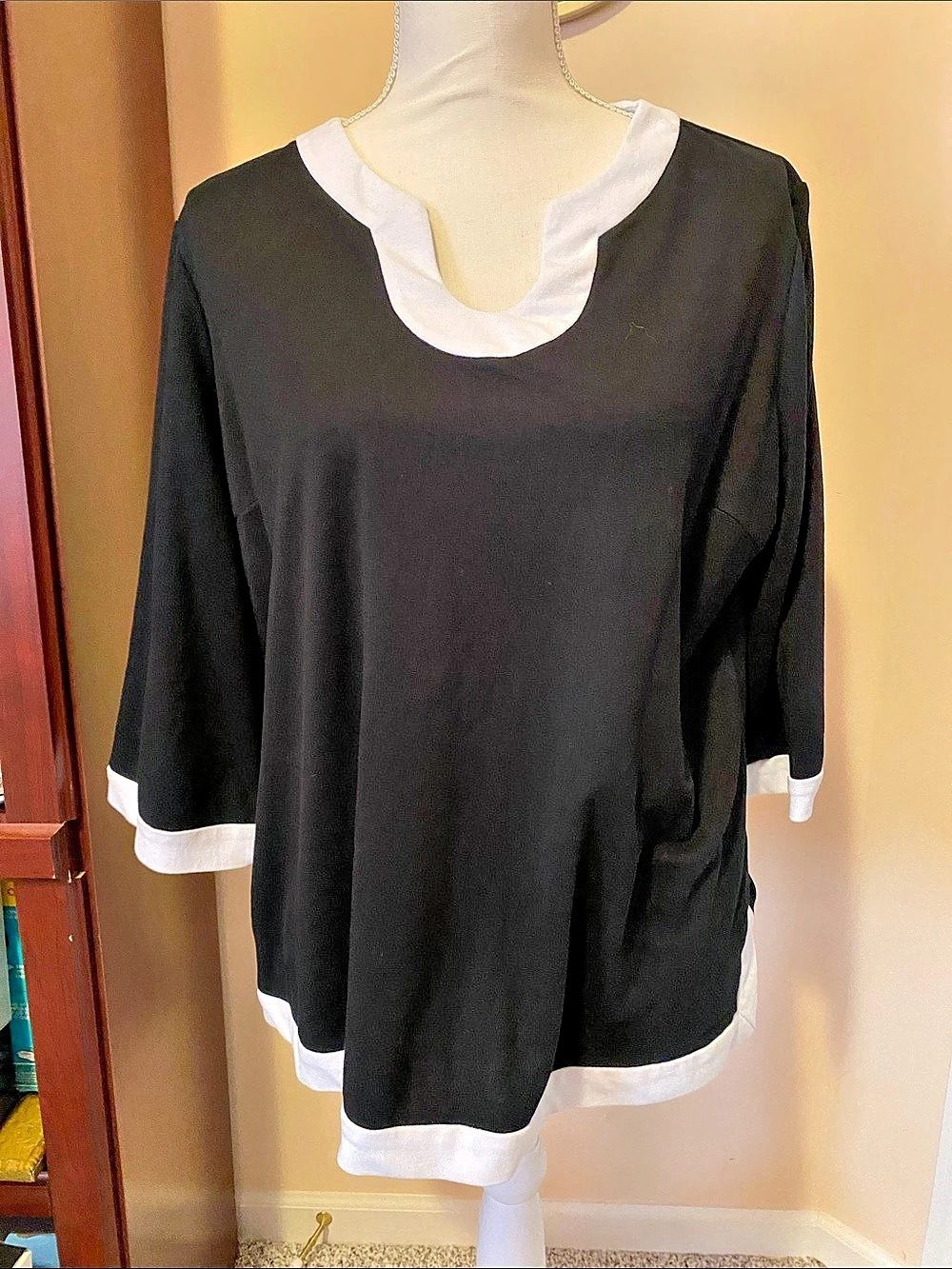 Kim Gravel Black & White Tunic Size Large Like New